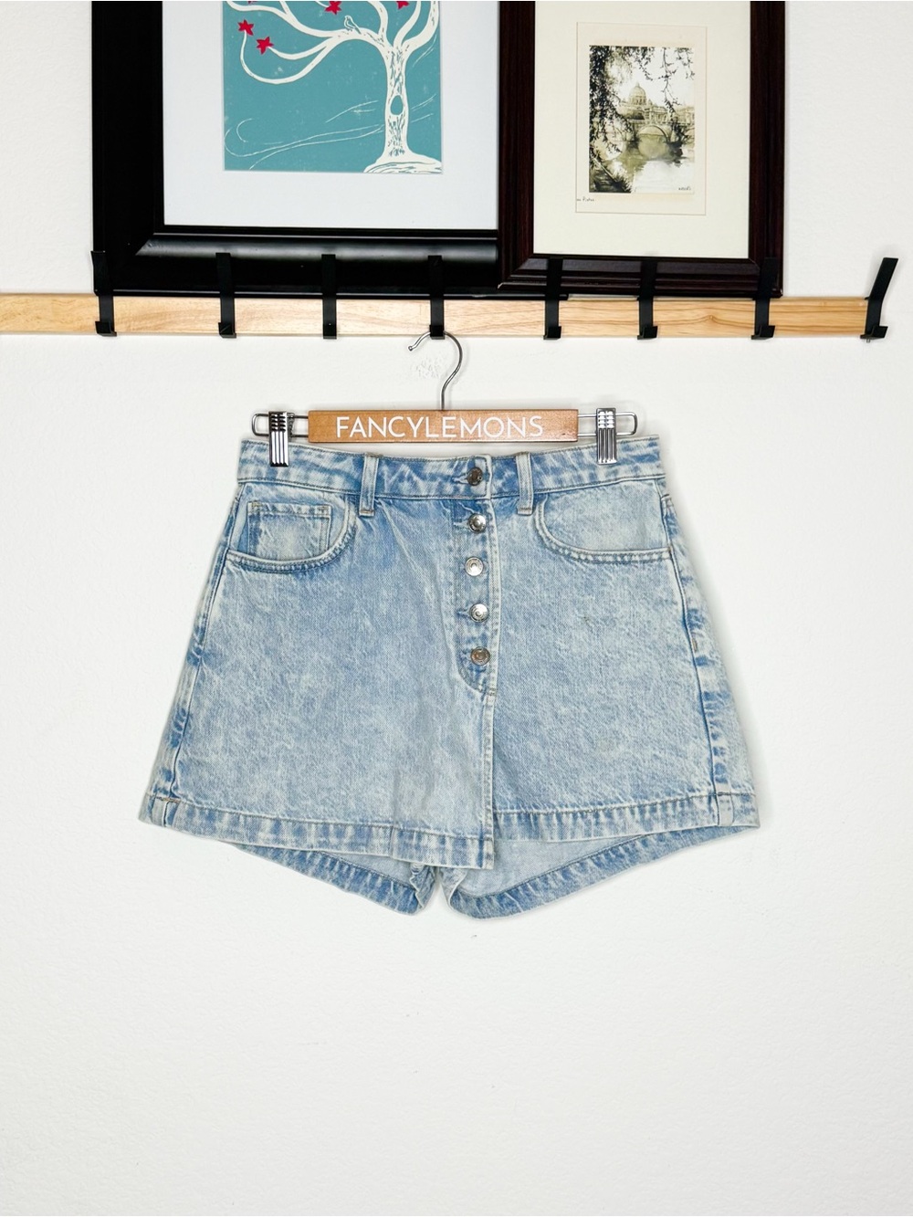 American Eagle Light Wash Denim Skort Women’s Size 6 Button Front Shorts Skirt